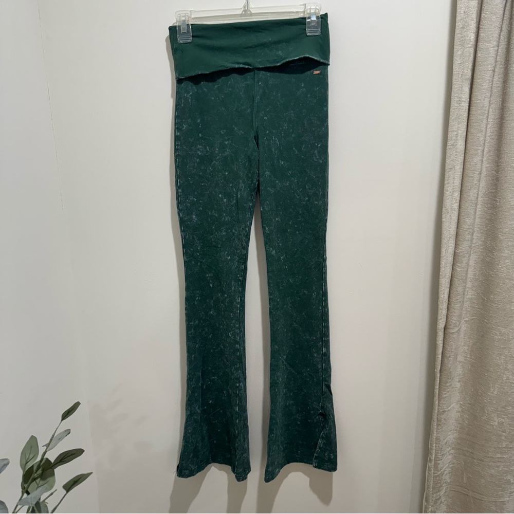 PINK Victoria’s Secret Foldover Yoga Pants Flare‎ Leggings Green Size S